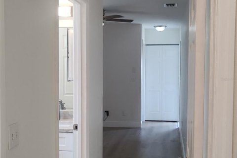House in Tampa, Florida 3 bedrooms, 131.27 sq.m. № 2220499 - photo 16