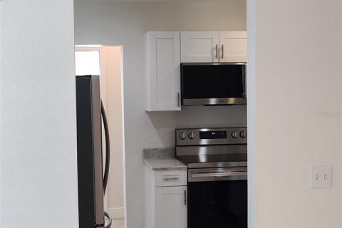 House in Tampa, Florida 3 bedrooms, 131.27 sq.m. № 2220499 - photo 26