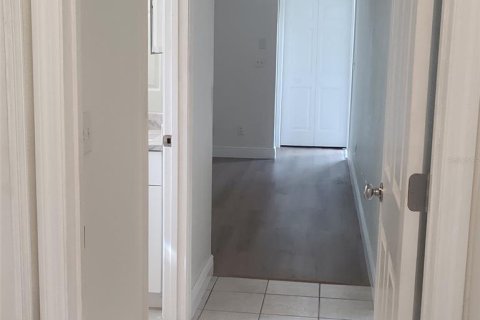 House in Tampa, Florida 3 bedrooms, 131.27 sq.m. № 2220499 - photo 15