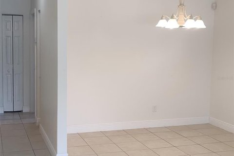 House in Tampa, Florida 3 bedrooms, 131.27 sq.m. № 2220499 - photo 18