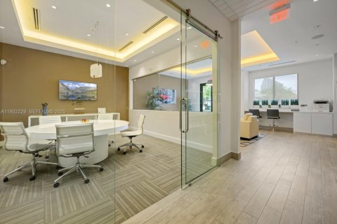 Купить кондоминиум в Майами, Флорида 2 спальни, 98.85м2, № 2034952 - фото 26