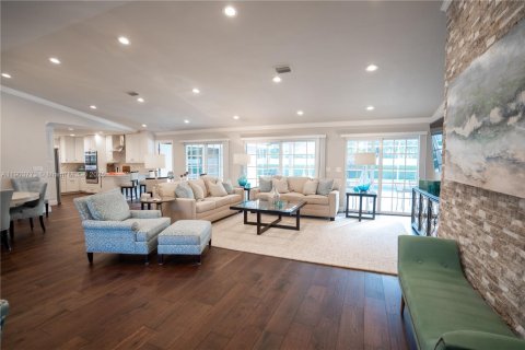 House in Plantation, Florida 4 bedrooms, 235.23 sq.m. № 1963509 - photo 3