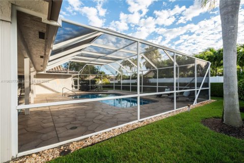 House in Plantation, Florida 4 bedrooms, 235.23 sq.m. № 1963509 - photo 27