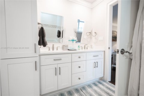 House in Plantation, Florida 4 bedrooms, 235.23 sq.m. № 1963509 - photo 16