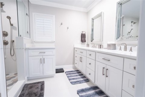 House in Plantation, Florida 4 bedrooms, 235.23 sq.m. № 1963509 - photo 10