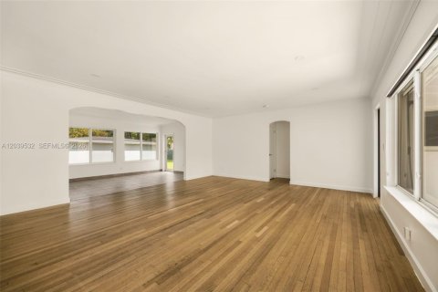 House in Miami, Florida 3 bedrooms, 198.72 sq.m. № 2089441 - photo 11
