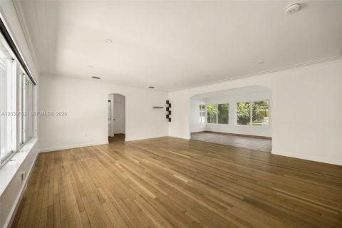 House in Miami, Florida 3 bedrooms, 198.72 sq.m. № 2089441 - photo 12