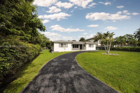 House in Miami, Florida 3 bedrooms, 198.72 sq.m. № 2089441 - photo 3