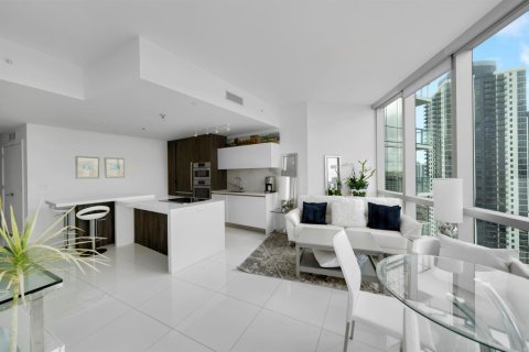 Condo in Miami, Florida, 1 bedroom  № 2082596 - photo 6