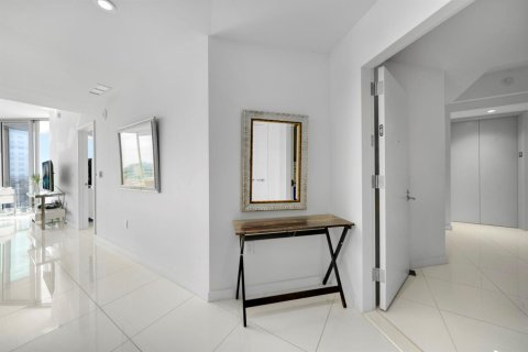 Condo in Miami, Florida, 1 bedroom  № 2082596 - photo 7