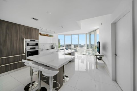Condo in Miami, Florida, 1 bedroom  № 2082596 - photo 3