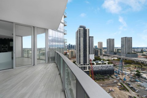 Condo in Miami, Florida, 1 bedroom  № 2082596 - photo 23