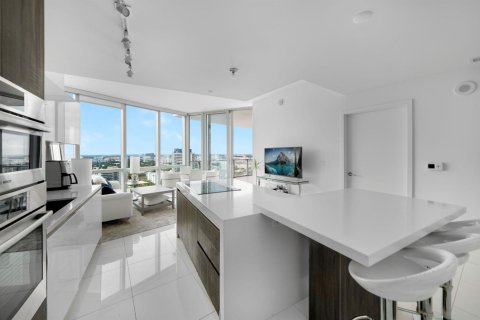Condo in Miami, Florida, 1 bedroom  № 2082596 - photo 16