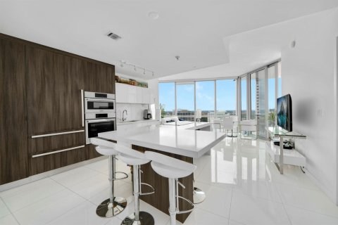 Condo in Miami, Florida, 1 bedroom  № 2082596 - photo 4