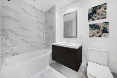 Condo in Miami, Florida, 1 bedroom  № 2082596 - photo 13
