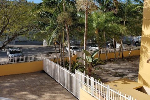 Copropriété à vendre à North Miami Beach, Floride: 1 chambre, 65.03 m2 № 1939875 - photo 5
