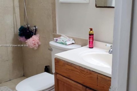 Condominio en venta en North Miami Beach, Florida, 1 dormitorio, 65.03 m2 № 1939875 - foto 4