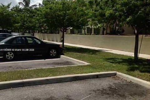 Condominio en venta en North Miami Beach, Florida, 1 dormitorio, 65.03 m2 № 1939875 - foto 11