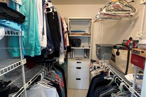 Купить кондоминиум в Тамарак, Флорида 2 спальни, 76.83м2, № 1829016 - фото 6