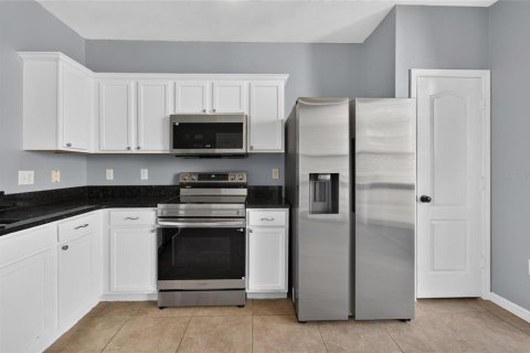 Townhouse in Tampa, Florida 3 bedrooms, 171.31 sq.m. № 2234799 - photo 28