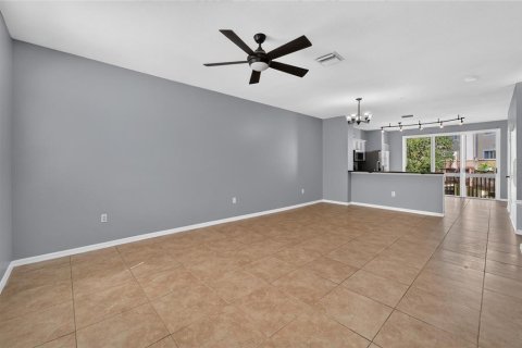 Townhouse in Tampa, Florida 3 bedrooms, 171.31 sq.m. № 2234799 - photo 18