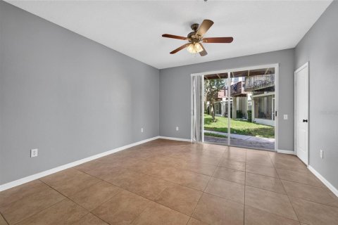 Townhouse in Tampa, Florida 3 bedrooms, 171.31 sq.m. № 2234799 - photo 11