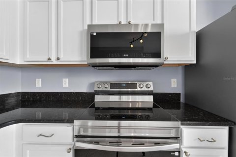 Townhouse in Tampa, Florida 3 bedrooms, 171.31 sq.m. № 2234799 - photo 30