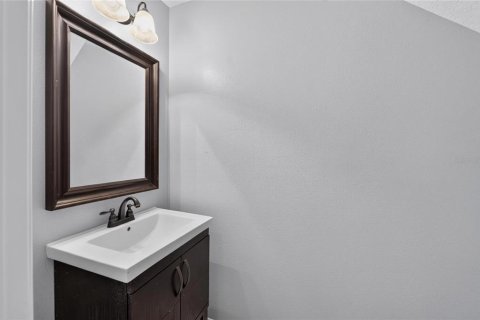 Townhouse in Tampa, Florida 3 bedrooms, 171.31 sq.m. № 2234799 - photo 9