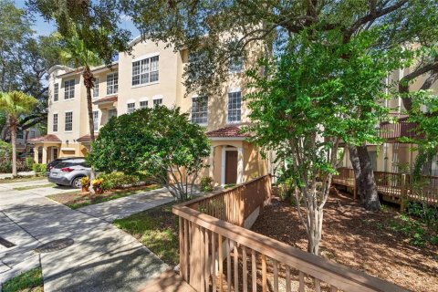Townhouse in Tampa, Florida 3 bedrooms, 171.31 sq.m. № 2234799 - photo 4