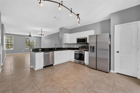 Townhouse in Tampa, Florida 3 bedrooms, 171.31 sq.m. № 2234799 - photo 25