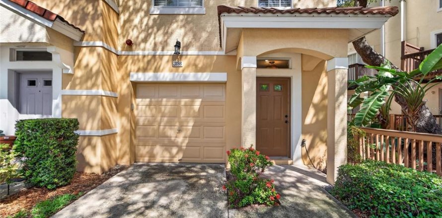 Townhouse in Tampa, Florida 3 bedrooms, 171.31 sq.m. № 2234799