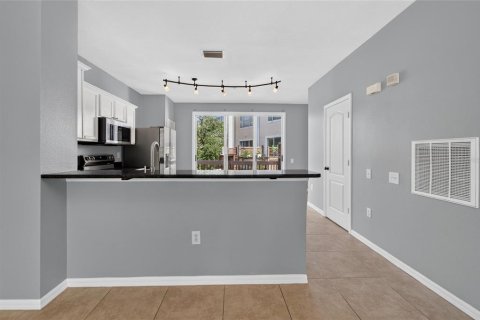 Townhouse in Tampa, Florida 3 bedrooms, 171.31 sq.m. № 2234799 - photo 23