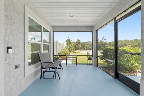 House in The Villages, Florida 3 bedrooms, 157.56 sq.m. № 1894313 - photo 6