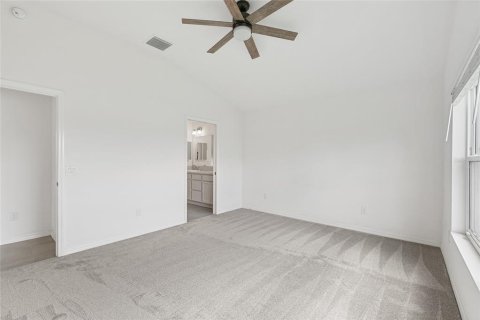 House in The Villages, Florida 3 bedrooms, 157.56 sq.m. № 1894313 - photo 15