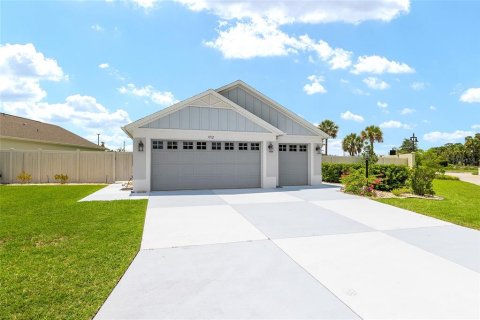 House in The Villages, Florida 3 bedrooms, 157.56 sq.m. № 1894313 - photo 3