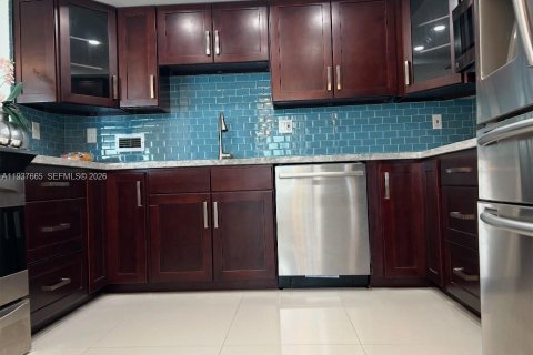 Copropriété à louer à Hallandale Beach, Floride: 2 chambres, 121.89 m2 № 1997897 - photo 13