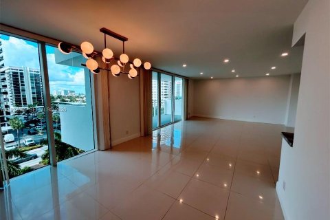 Copropriété à louer à Hallandale Beach, Floride: 2 chambres, 121.89 m2 № 1997897 - photo 4