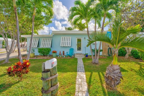 Casa en venta en Key Largo, Florida, 1 dormitorio, 52.12 m2 № 1976450 - foto 1