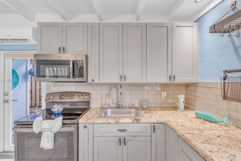 Casa en venta en Key Largo, Florida, 1 dormitorio, 52.12 m2 № 1976450 - foto 11