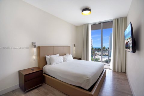 Condo in Hollywood, Florida, 2 bedrooms  № 1938112 - photo 5