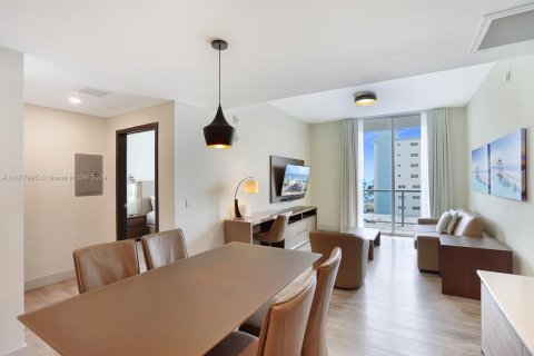 Condo in Hollywood, Florida, 2 bedrooms  № 1938112 - photo 16