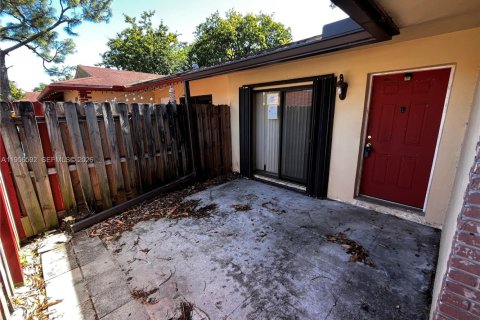 Townhouse in West Palm Beach, Florida 2 bedrooms, 105.35 sq.m. № 2011781 - photo 7