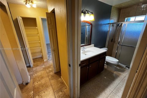 Townhouse in West Palm Beach, Florida 2 bedrooms, 105.35 sq.m. № 2011781 - photo 19