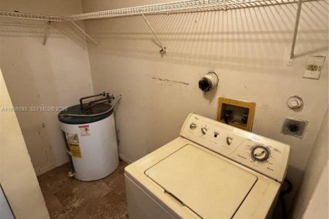 Townhouse in West Palm Beach, Florida 2 bedrooms, 105.35 sq.m. № 2011781 - photo 18