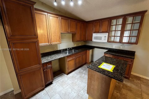 Townhouse in West Palm Beach, Florida 2 bedrooms, 105.35 sq.m. № 2011781 - photo 10