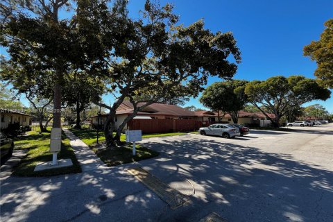 Townhouse in West Palm Beach, Florida 2 bedrooms, 105.35 sq.m. № 2011781 - photo 2