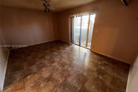 Townhouse in West Palm Beach, Florida 2 bedrooms, 105.35 sq.m. № 2011781 - photo 21