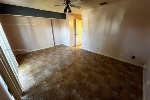 Townhouse in West Palm Beach, Florida 2 bedrooms, 105.35 sq.m. № 2011781 - photo 20