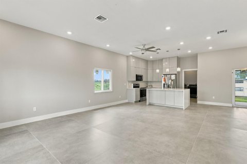 House in Okeechobee, Florida 4 bedrooms № 2377249 - photo 6