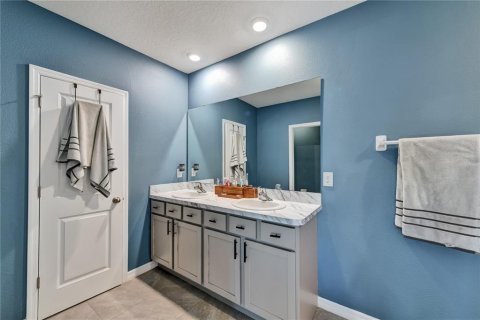 House in New Port Richey, Florida 4 bedrooms, 209.96 sq.m. № 1869055 - photo 25
